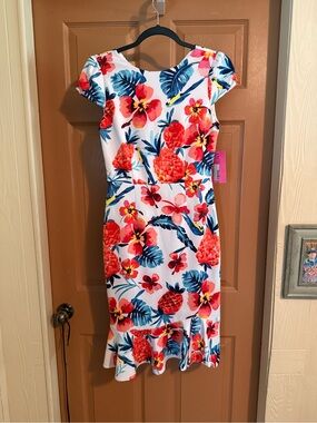 Tropical pattern Betsy Johnson dress